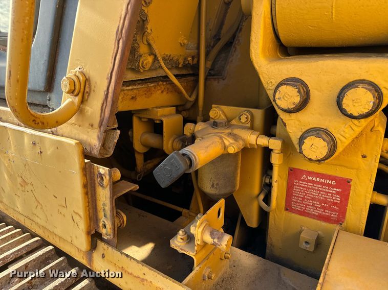 image for item DW2433 1981 Caterpillar 953 track loader
