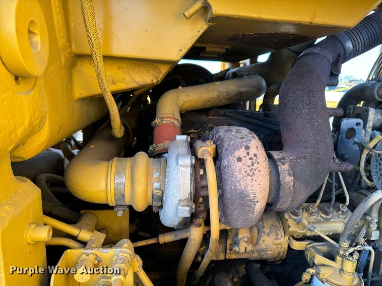 image for item DW2433 1981 Caterpillar 953 track loader