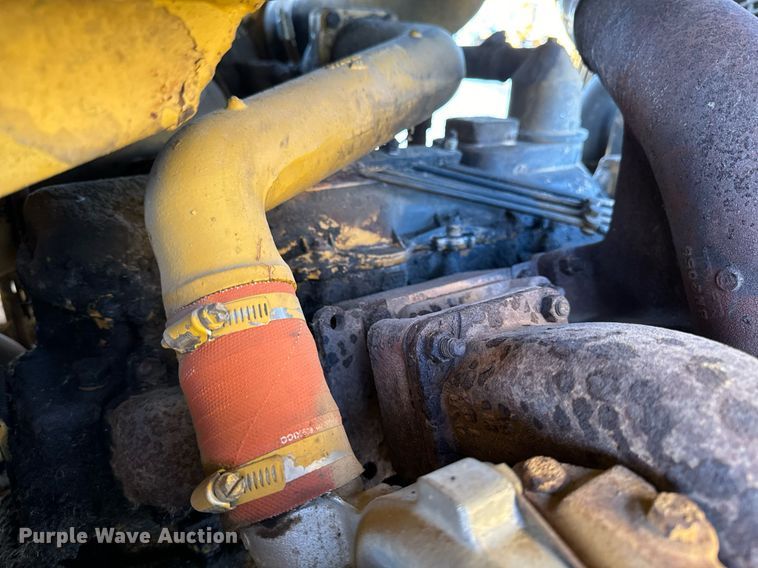 image for item DW2433 1981 Caterpillar 953 track loader