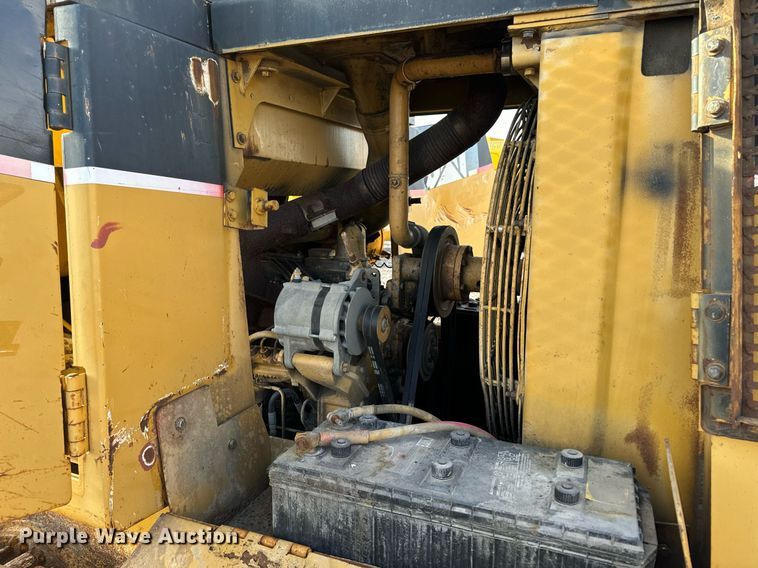 image for item DW2433 1981 Caterpillar 953 track loader