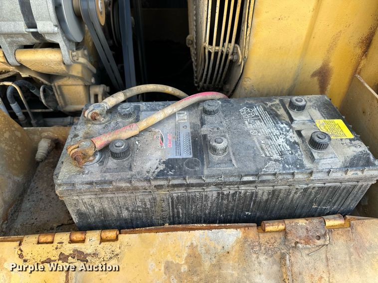 image for item DW2433 1981 Caterpillar 953 track loader