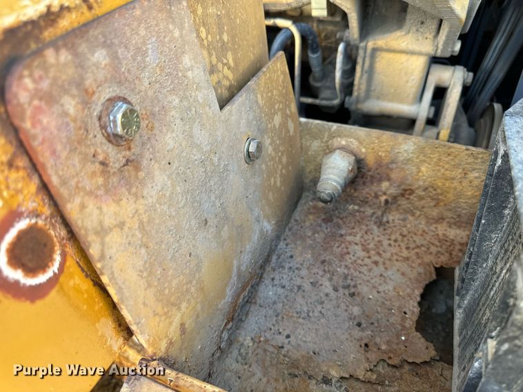 image for item DW2433 1981 Caterpillar 953 track loader