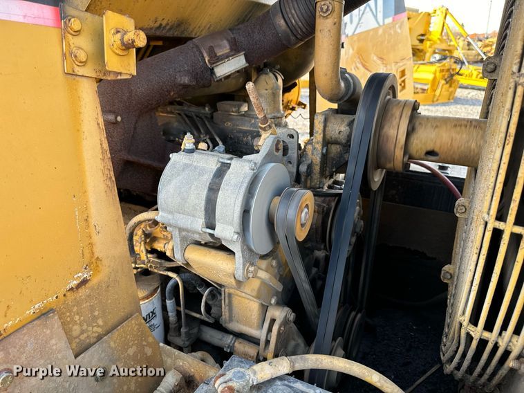 image for item DW2433 1981 Caterpillar 953 track loader