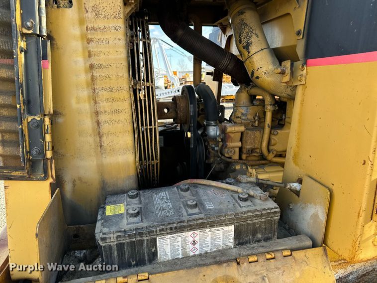 image for item DW2433 1981 Caterpillar 953 track loader