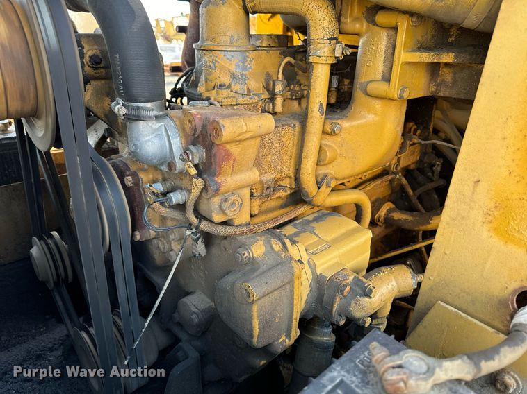 image for item DW2433 1981 Caterpillar 953 track loader