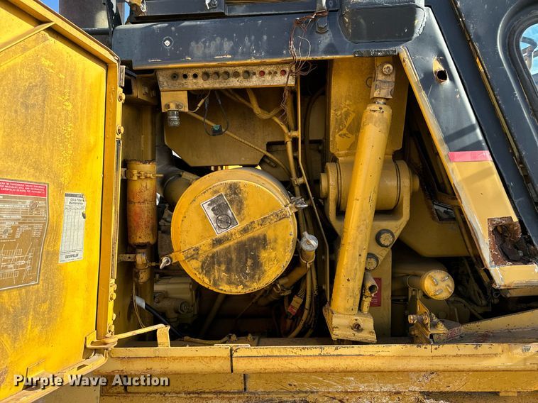 image for item DW2433 1981 Caterpillar 953 track loader