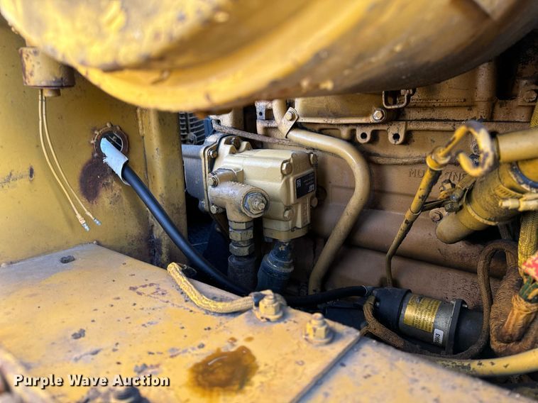 image for item DW2433 1981 Caterpillar 953 track loader