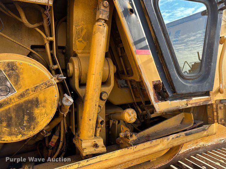 image for item DW2433 1981 Caterpillar 953 track loader