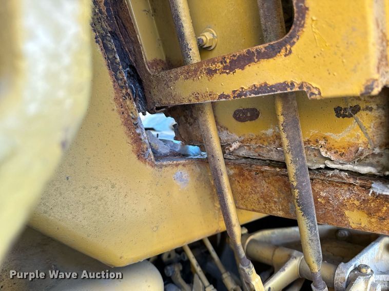 image for item DW2433 1981 Caterpillar 953 track loader