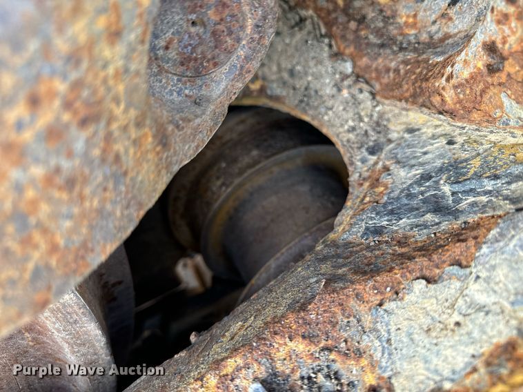 image for item DW2433 1981 Caterpillar 953 track loader