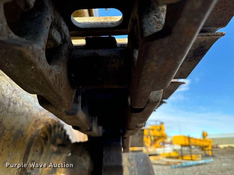 image for item DW2433 1981 Caterpillar 953 track loader