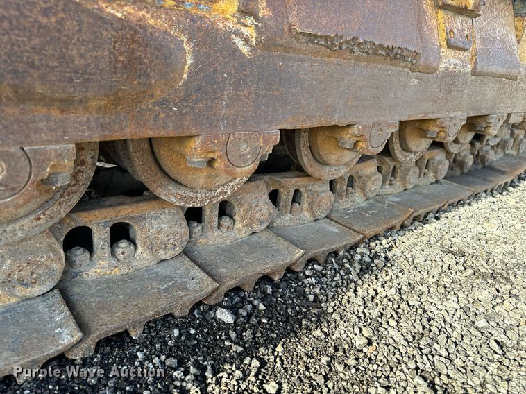 image for item DW2433 1981 Caterpillar 953 track loader