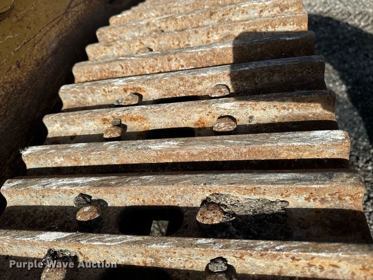 image for item DW2433 1981 Caterpillar 953 track loader