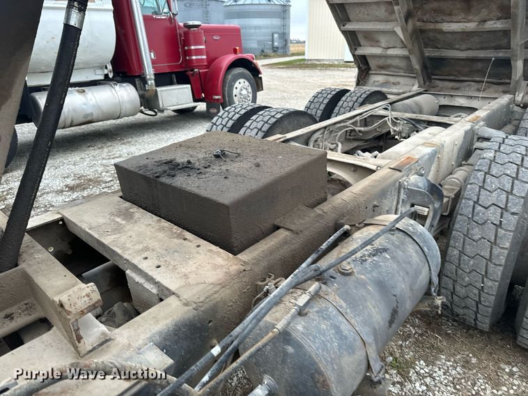 image for item DW2438 1978 GMC Brigadier dump truck