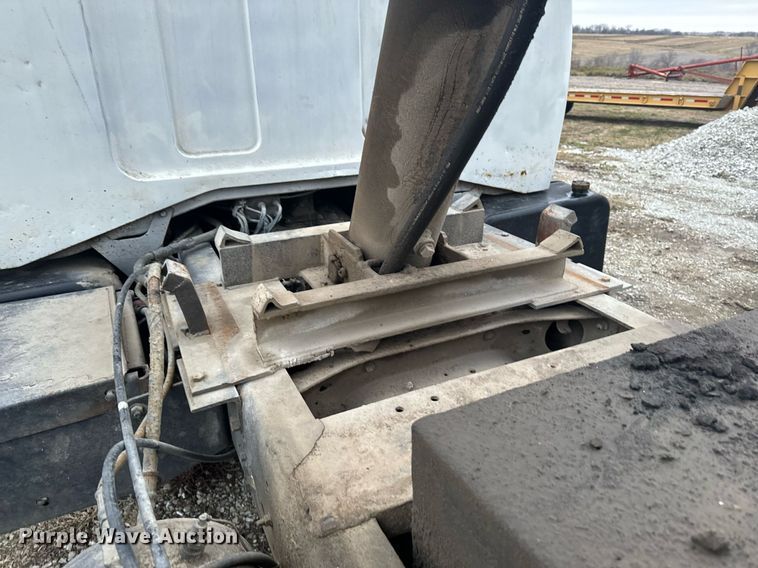 image for item DW2438 1978 GMC Brigadier dump truck