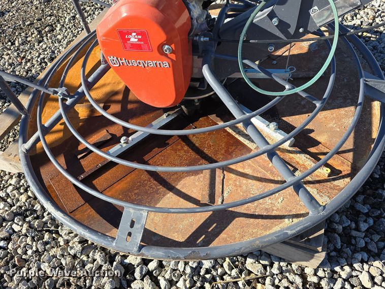 image for item DW3920 2019 Husqvarna BG479F power trowel