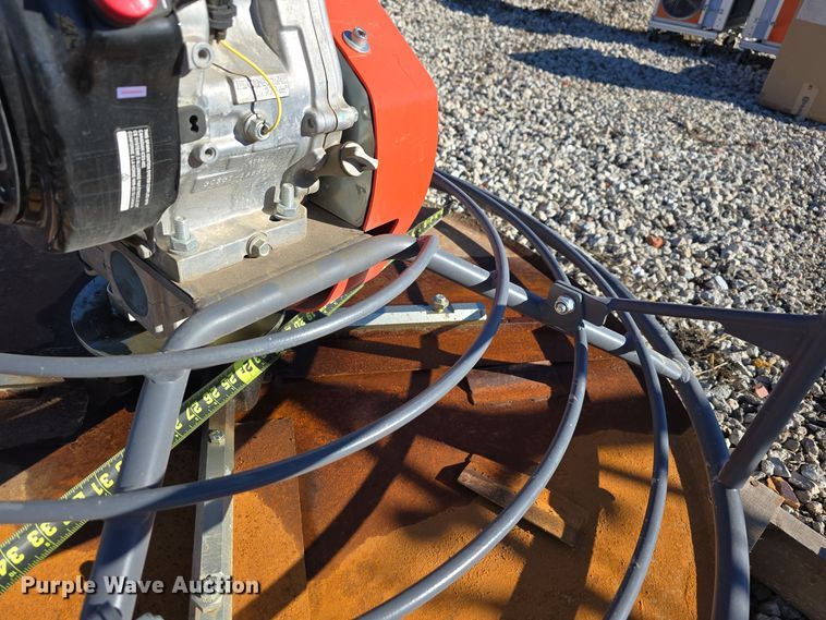 image for item DW3920 2019 Husqvarna BG479F power trowel