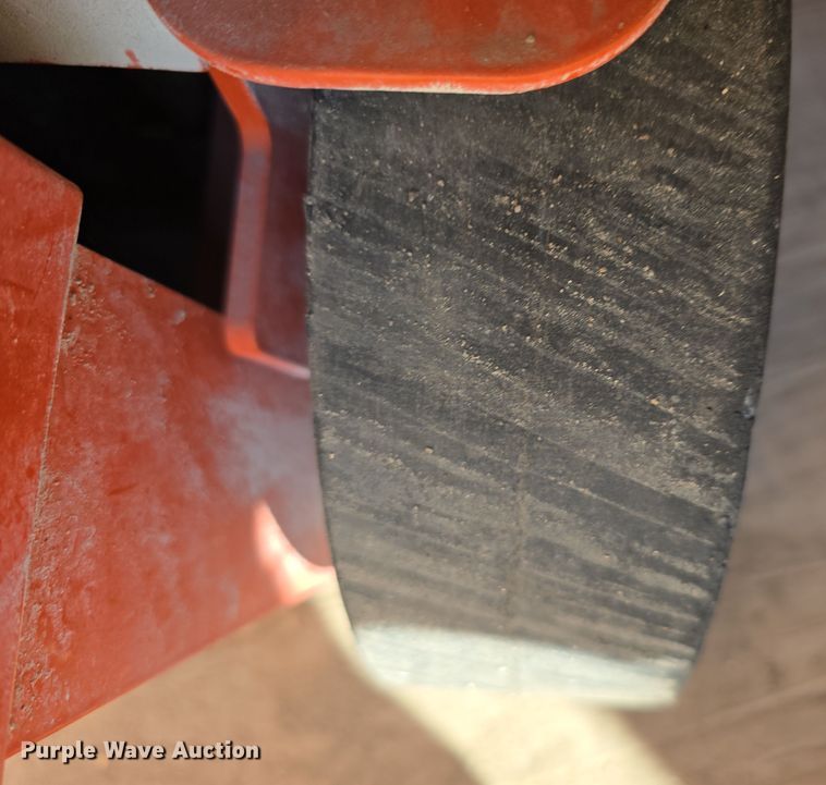 image for item DW3928 2018 Husqvarna FS520 concrete saw