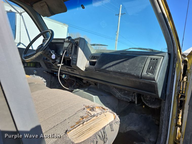 image for item DW3970 1991 GMC Topkick dump flatbed truck