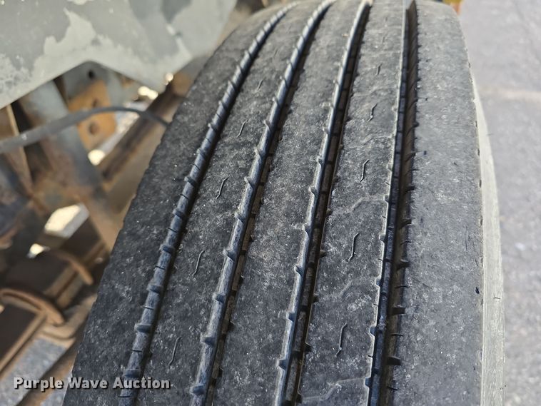 image for item DW3970 1991 GMC Topkick dump flatbed truck