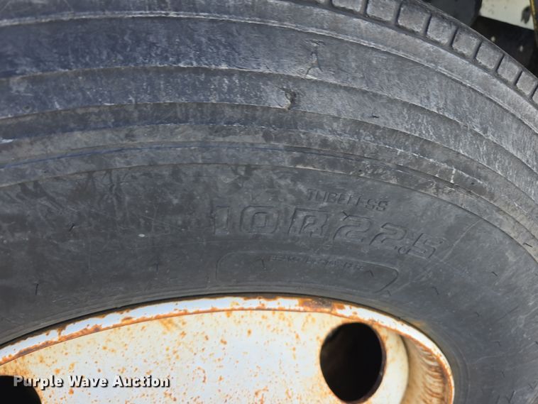 image for item DW3970 1991 GMC Topkick dump flatbed truck