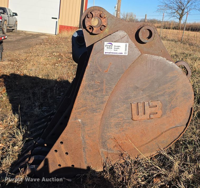 image for item DW3983 (2) excavator buckets