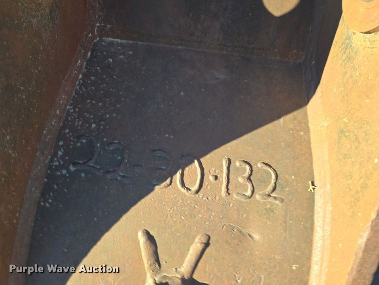 image for item DW3983 (2) excavator buckets