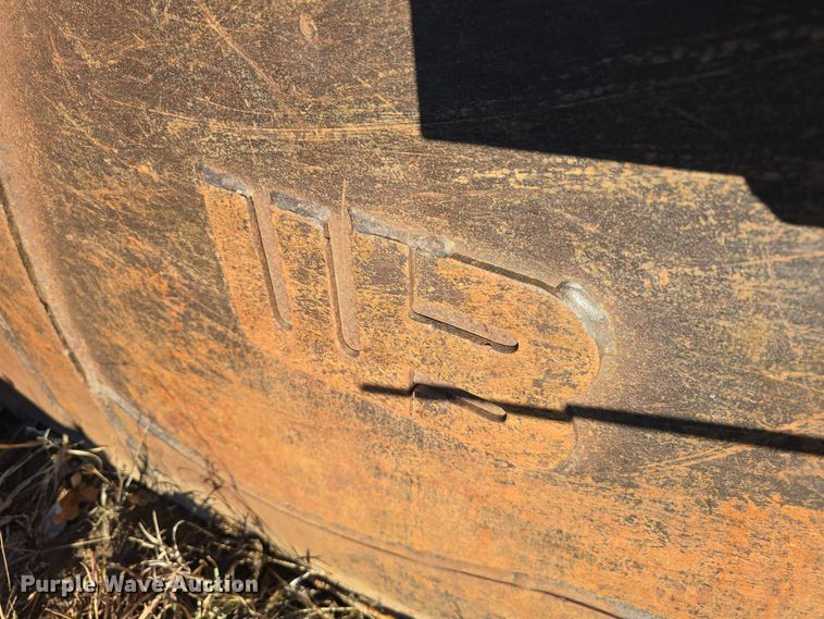 image for item DW3983 (2) excavator buckets