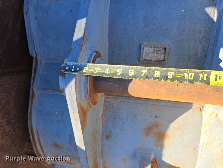 image for item DW3983 (2) excavator buckets