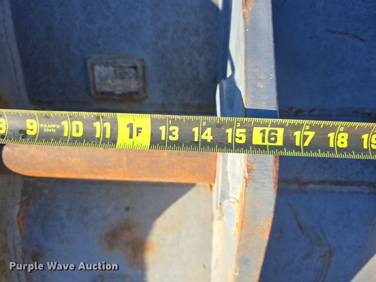 image for item DW3983 (2) excavator buckets