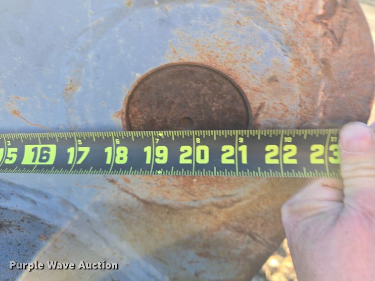 image for item DW3983 (2) excavator buckets