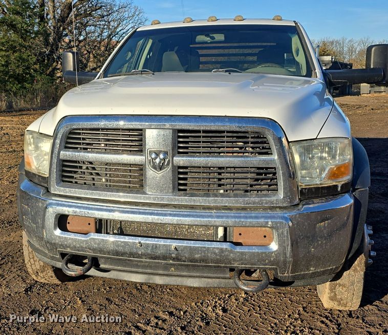 image for item DW3985 2011 Dodge Ram 4500HD flatbed truck
