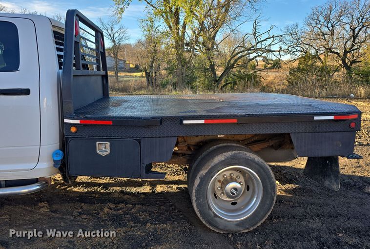 image for item DW3985 2011 Dodge Ram 4500HD flatbed truck