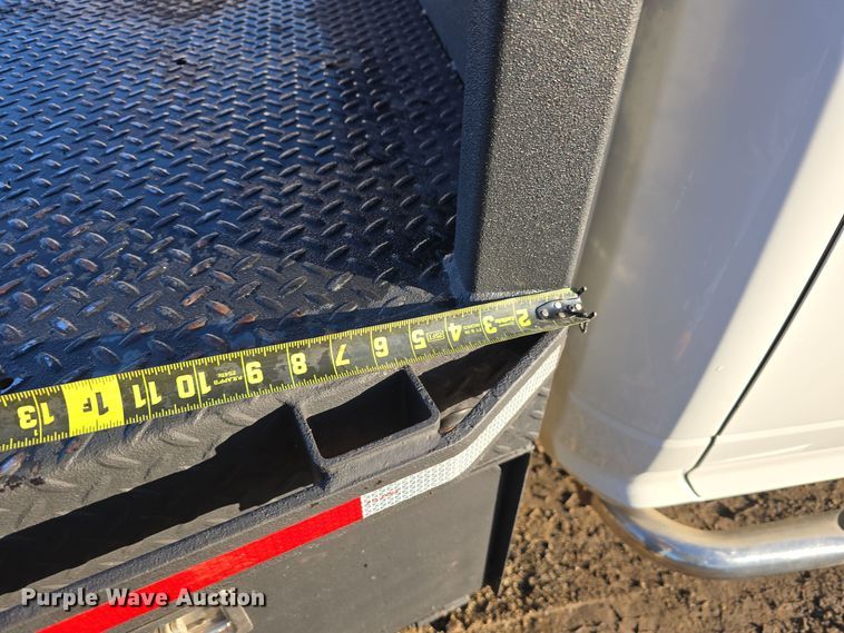 image for item DW3985 2011 Dodge Ram 4500HD flatbed truck