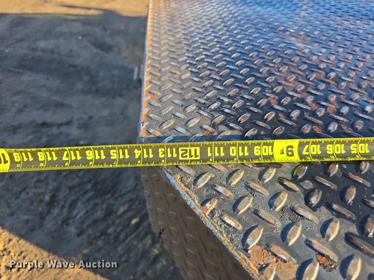 image for item DW3985 2011 Dodge Ram 4500HD flatbed truck