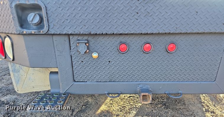 image for item DW3985 2011 Dodge Ram 4500HD flatbed truck