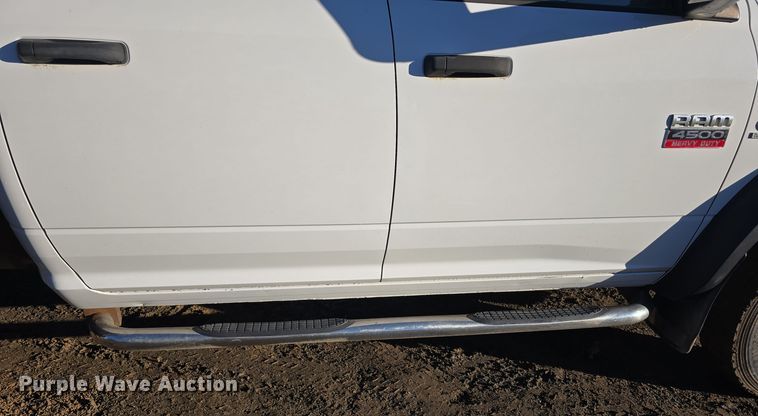 image for item DW3985 2011 Dodge Ram 4500HD flatbed truck