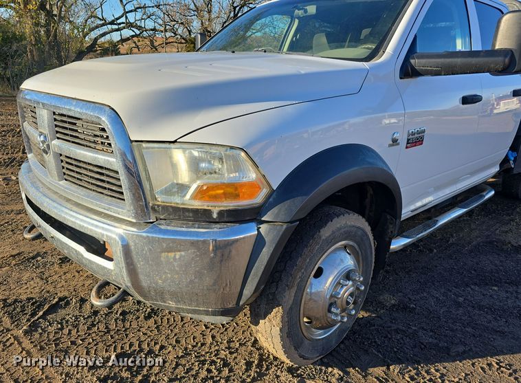 image for item DW3985 2011 Dodge Ram 4500HD flatbed truck