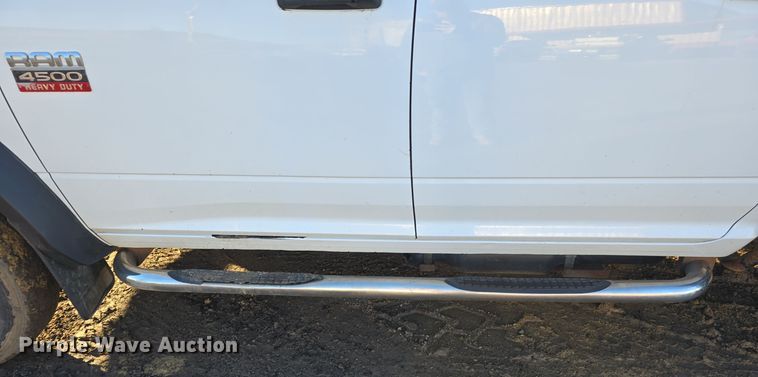 image for item DW3985 2011 Dodge Ram 4500HD flatbed truck