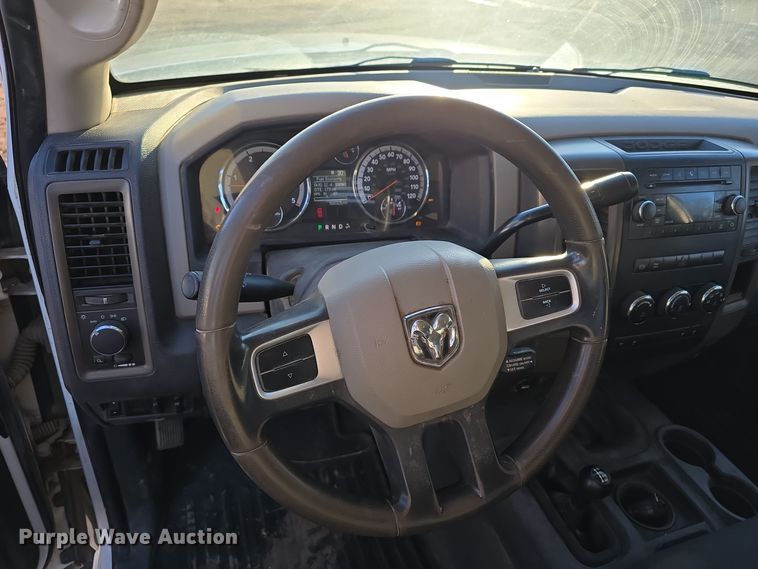 image for item DW3985 2011 Dodge Ram 4500HD flatbed truck