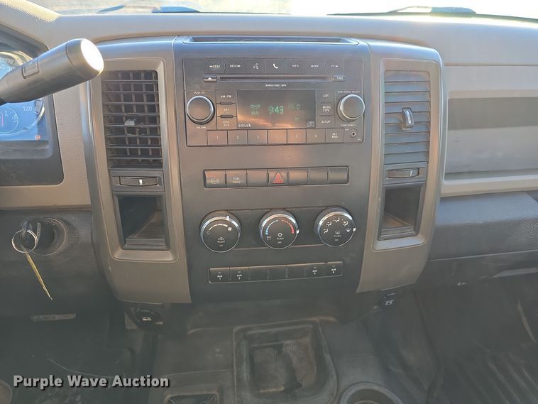 image for item DW3985 2011 Dodge Ram 4500HD flatbed truck