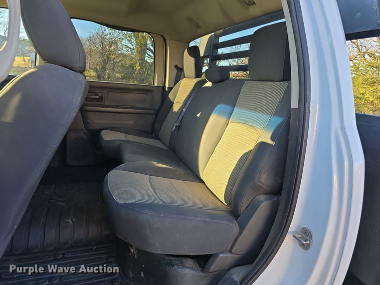 image for item DW3985 2011 Dodge Ram 4500HD flatbed truck