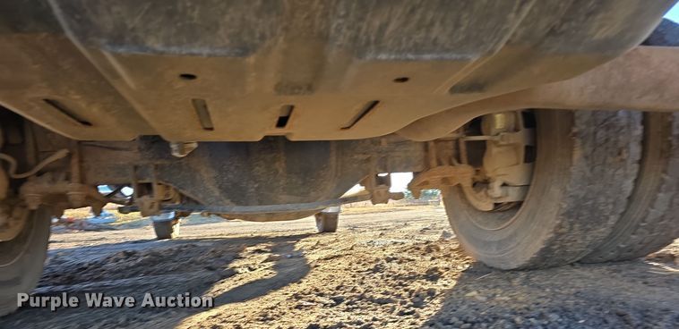 image for item DW3985 2011 Dodge Ram 4500HD flatbed truck