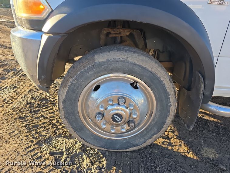 image for item DW3985 2011 Dodge Ram 4500HD flatbed truck