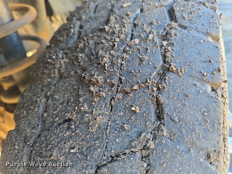 image for item DW3985 2011 Dodge Ram 4500HD flatbed truck