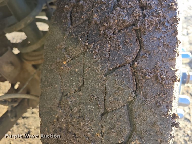 image for item DW3985 2011 Dodge Ram 4500HD flatbed truck