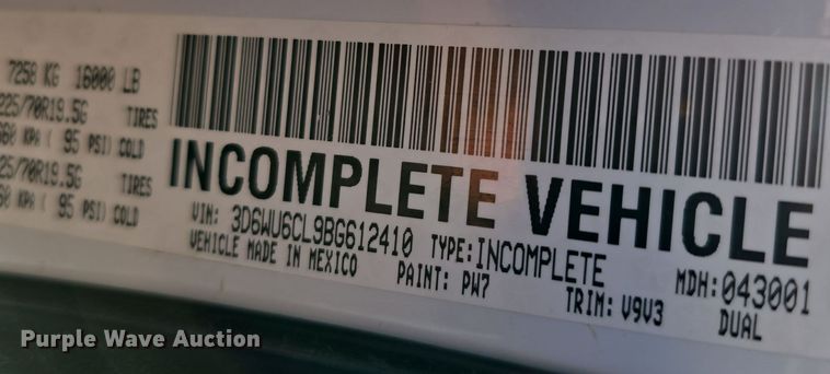 image for item DW3985 2011 Dodge Ram 4500HD flatbed truck