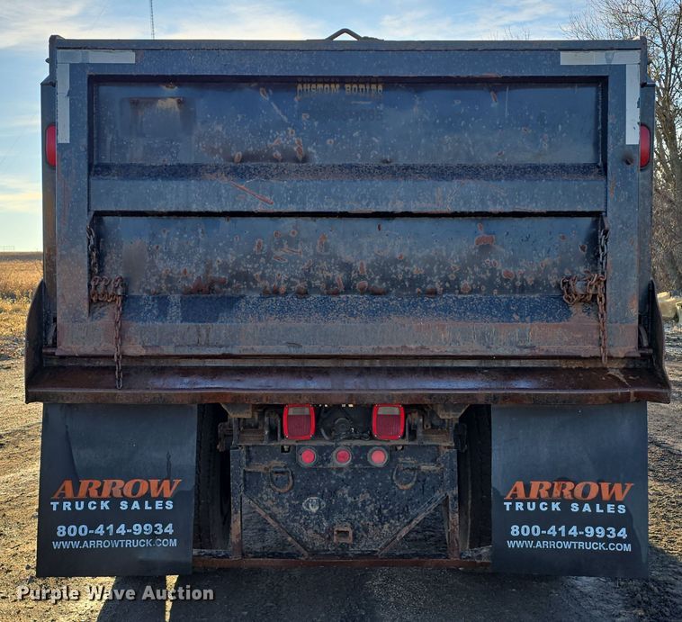 image for item DW3986 2005 Ford F750 Super Duty XLT dump truck