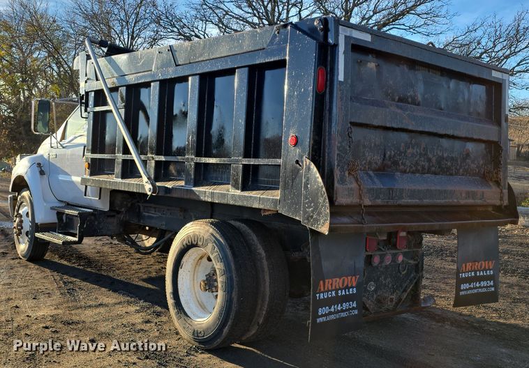 image for item DW3986 2005 Ford F750 Super Duty XLT dump truck