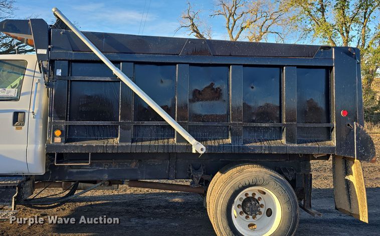 image for item DW3986 2005 Ford F750 Super Duty XLT dump truck